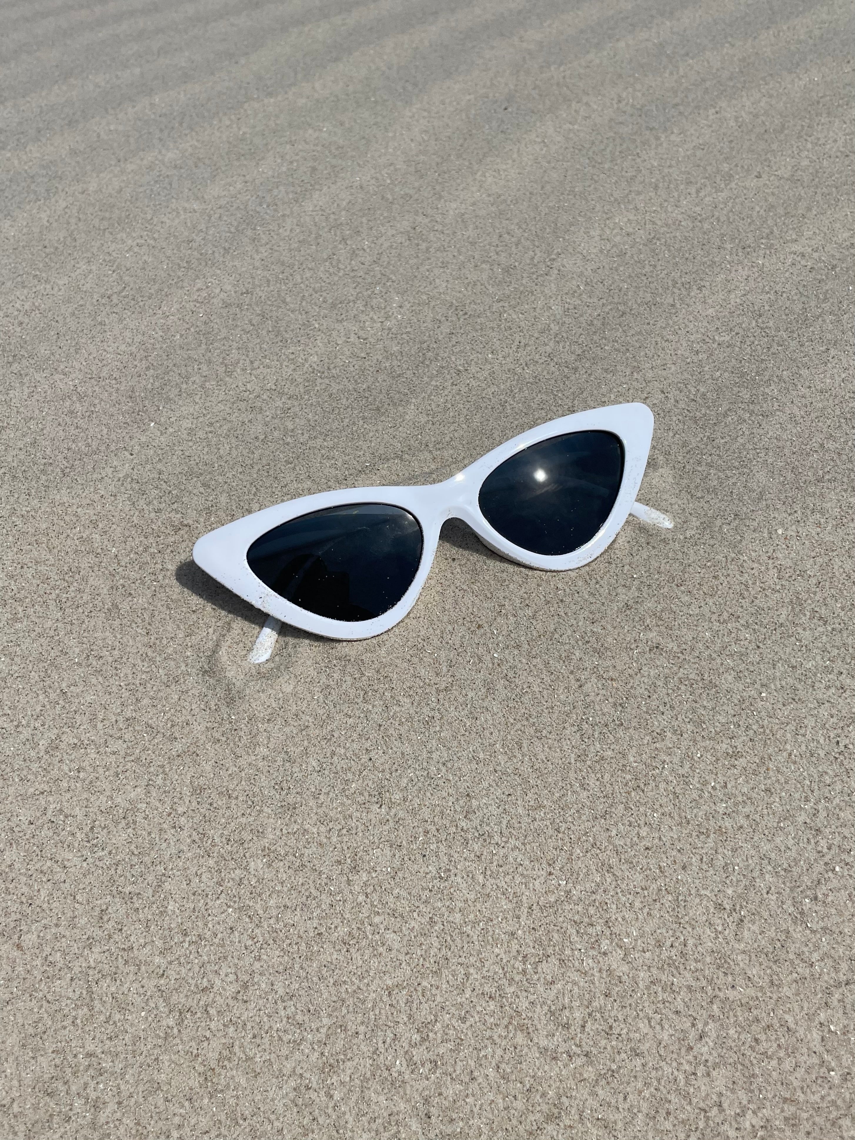 solbriller hvid Astrid Frank