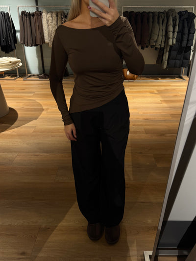 Malou bluse asymmetrisk mørkebrun