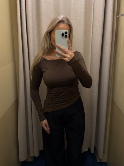 Malou bluse asymmetrisk mørkebrun