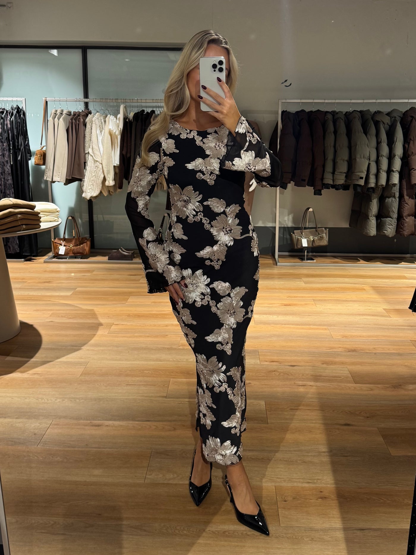 Bella kjole mønstret