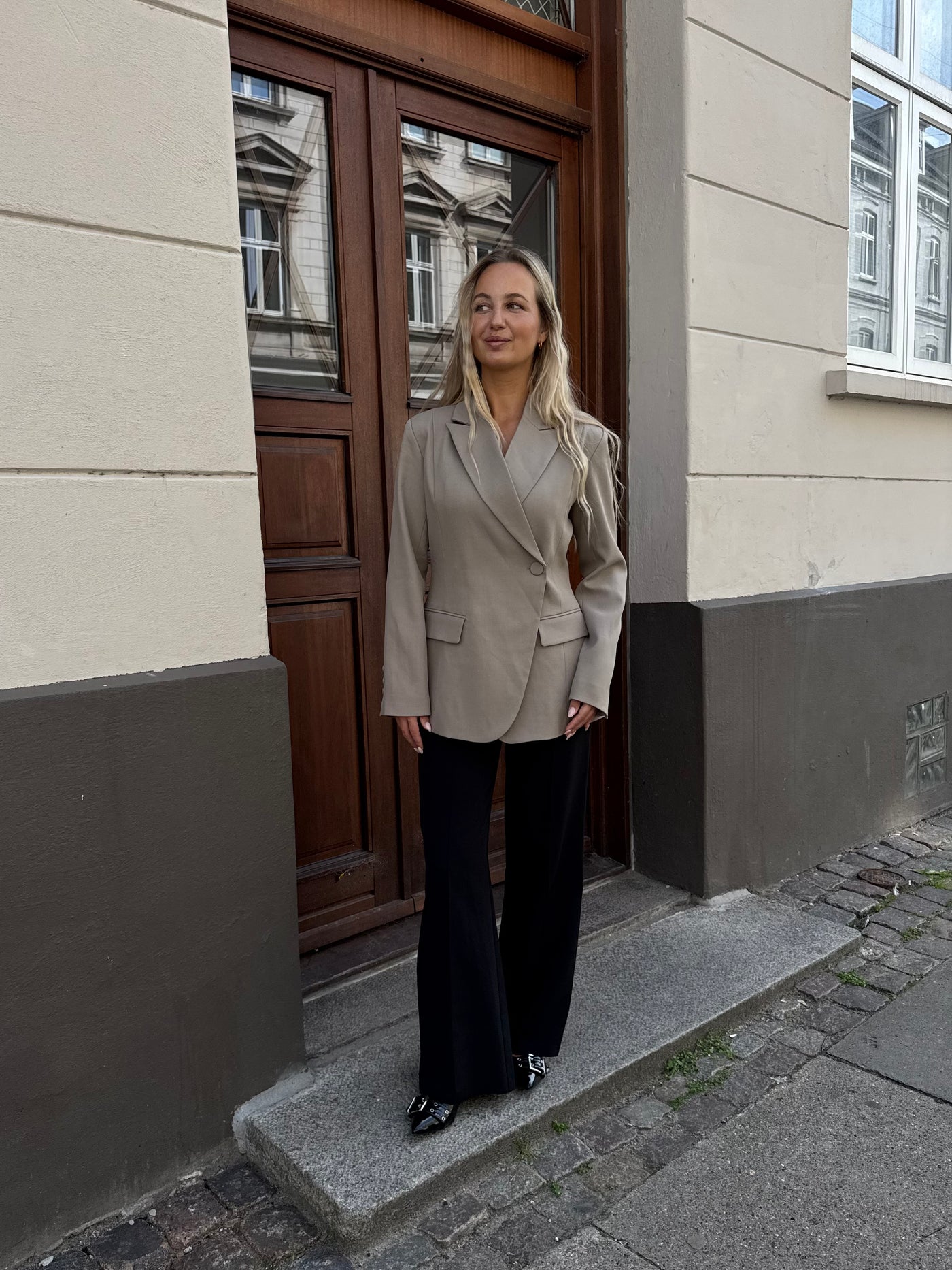 Naja blazer lysebrun FORUDBESTILLING