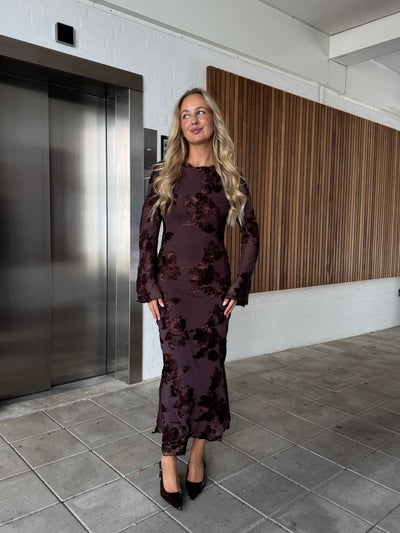 Bella kjole mørkebrun FORUDBESTILLING