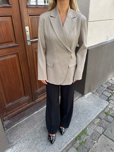 Naja blazer lysebrun FORUDBESTILLING