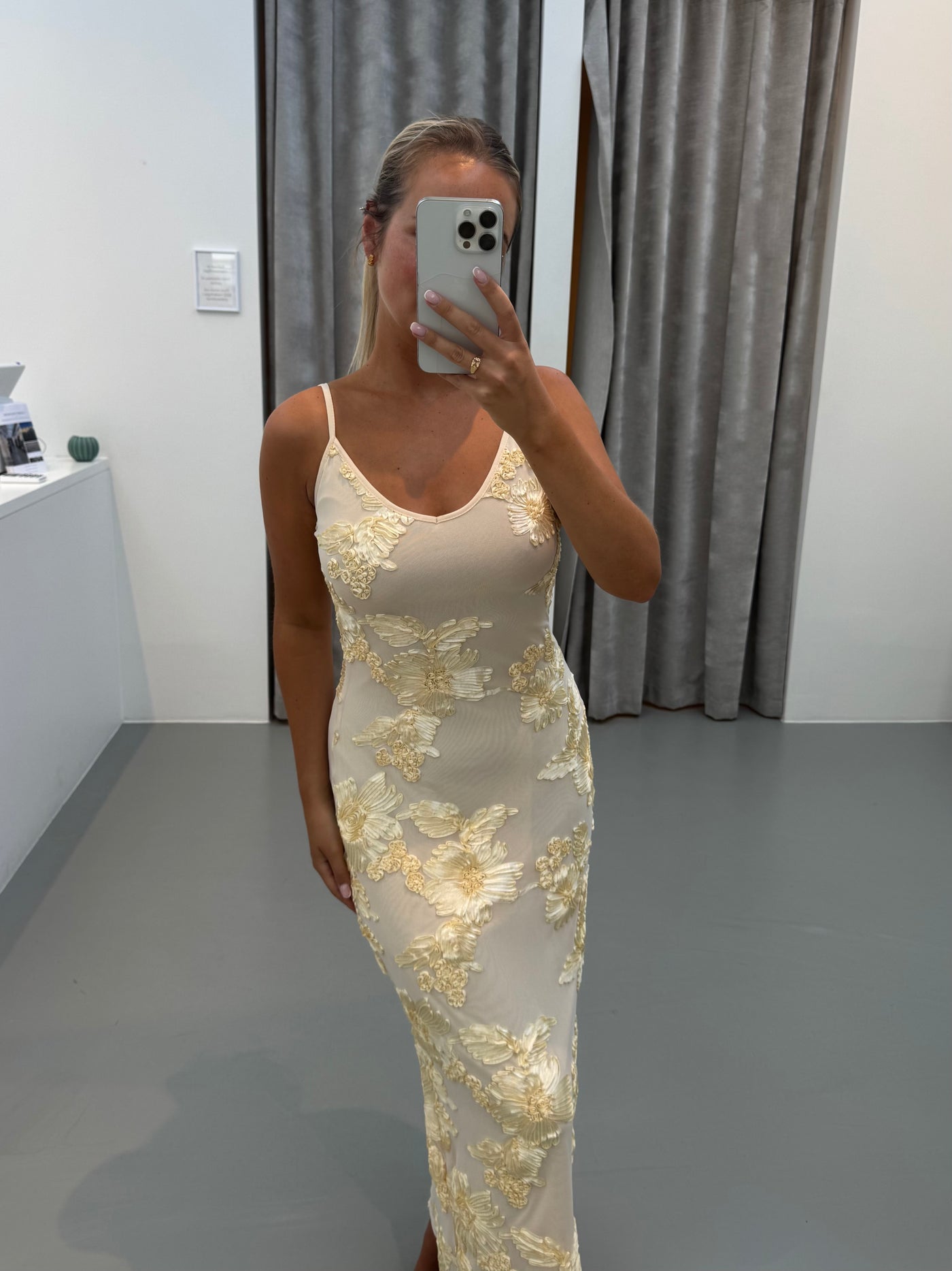 Sofia kjole pastelgul
