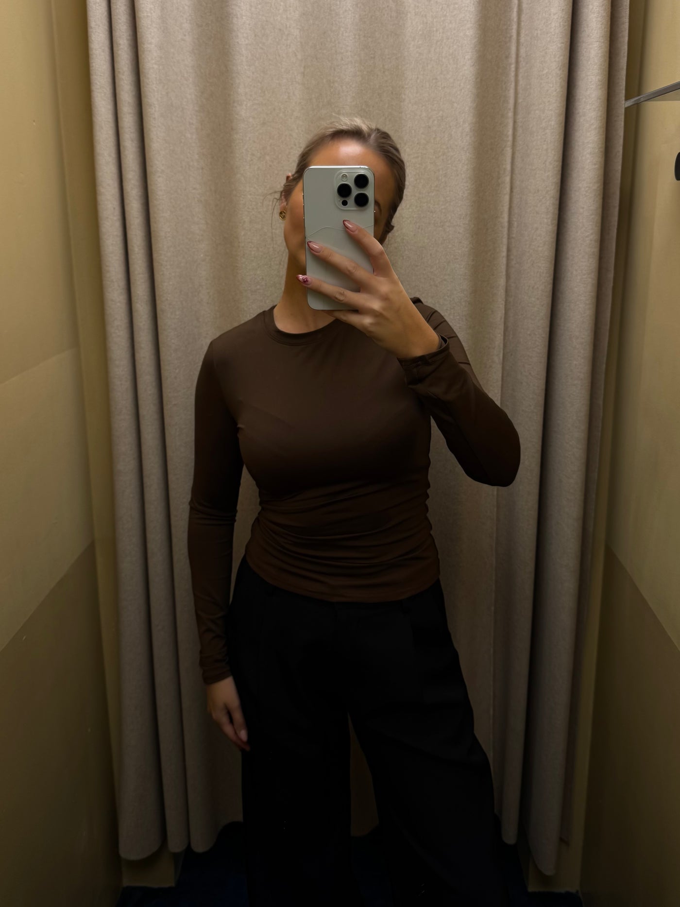 Malou bluse crew neck mørkebrun