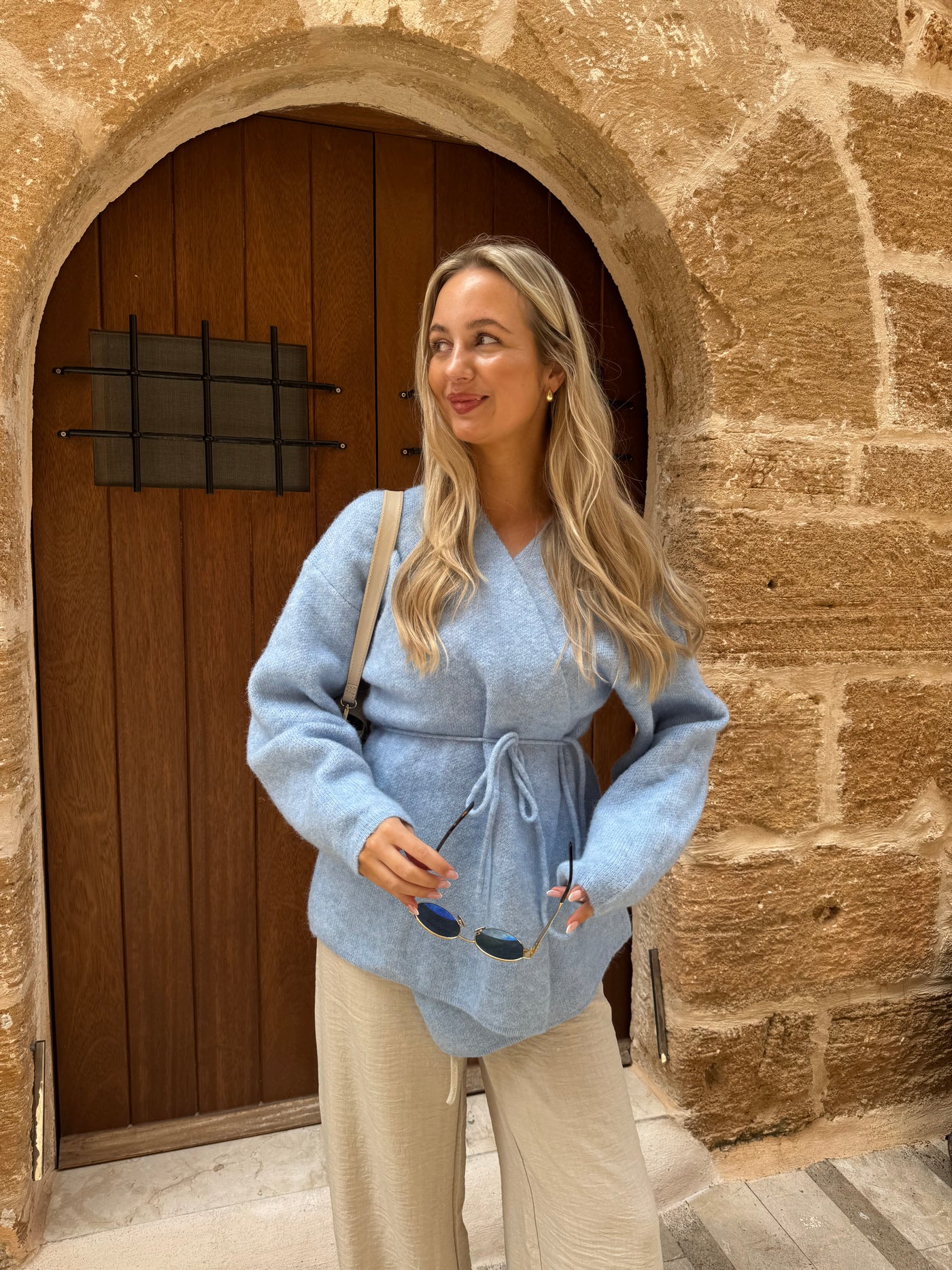 Clara strikbluse pastelblå
