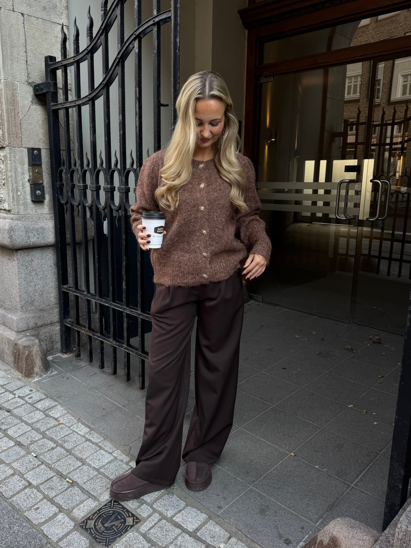 Hannah striktrøje brun