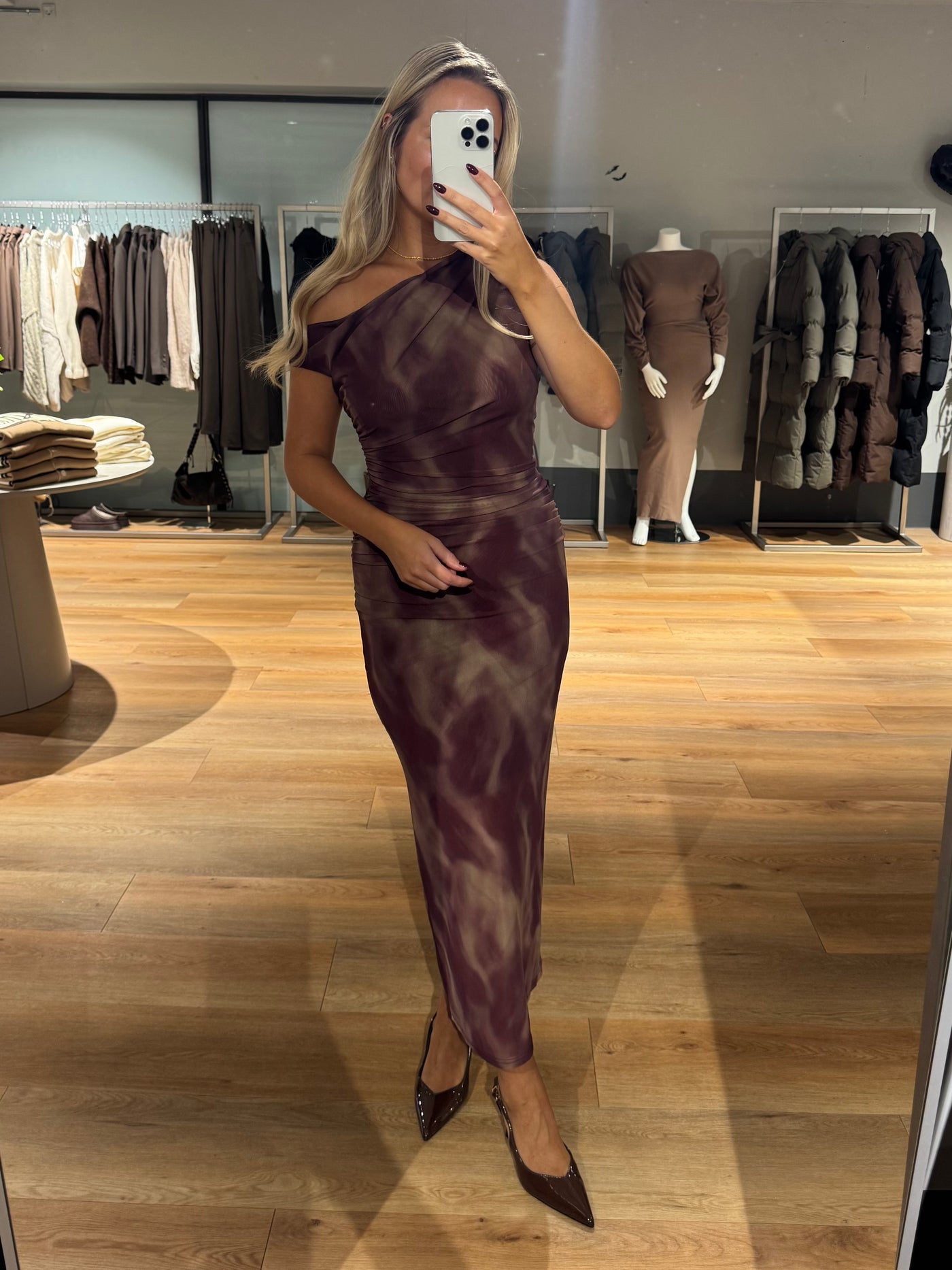 Selma kjole bordeaux FORUDBESTILLING
