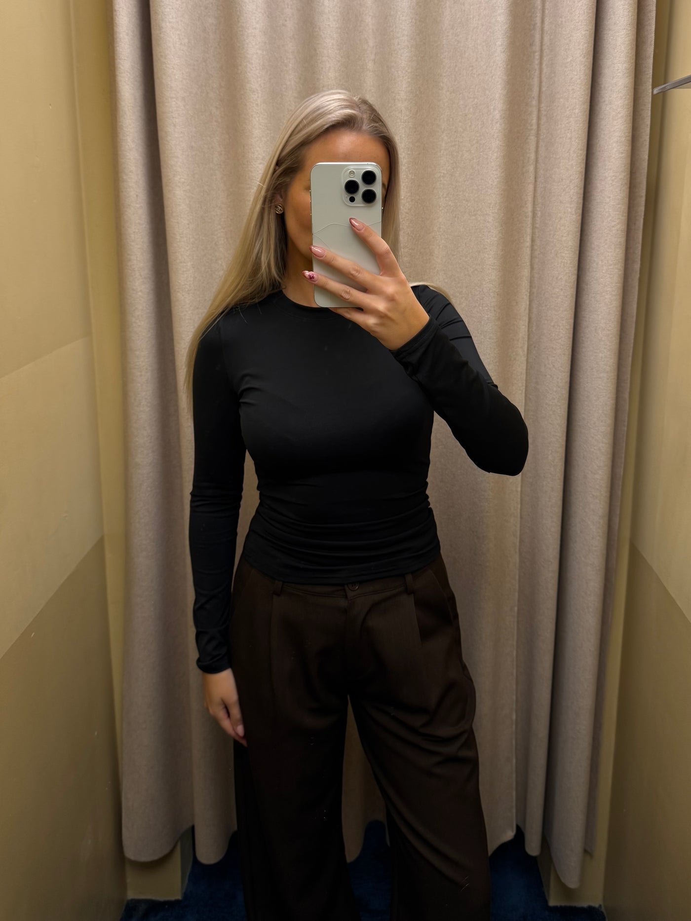 Malou bluse crew neck sort