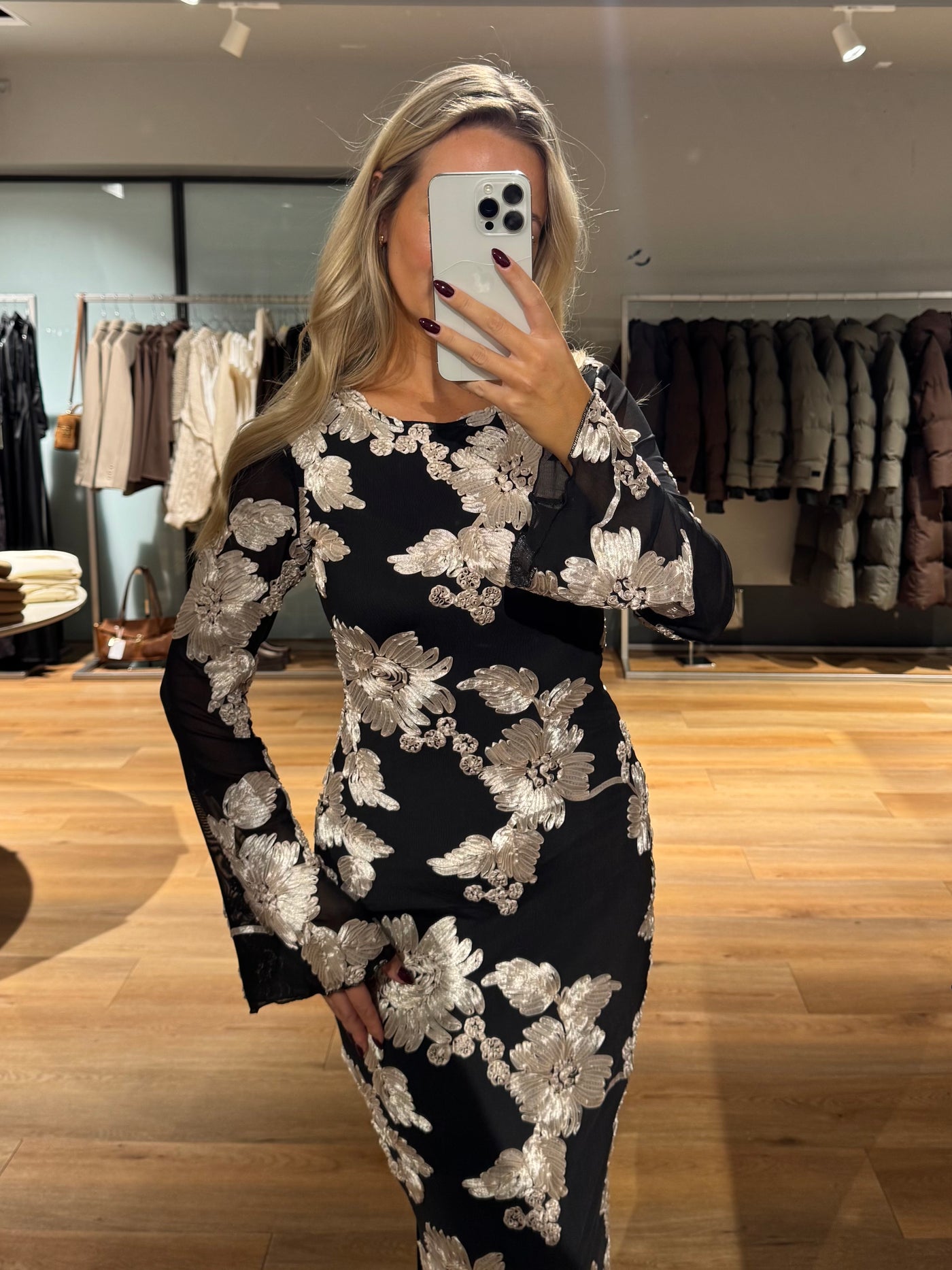 Bella kjole mønstret
