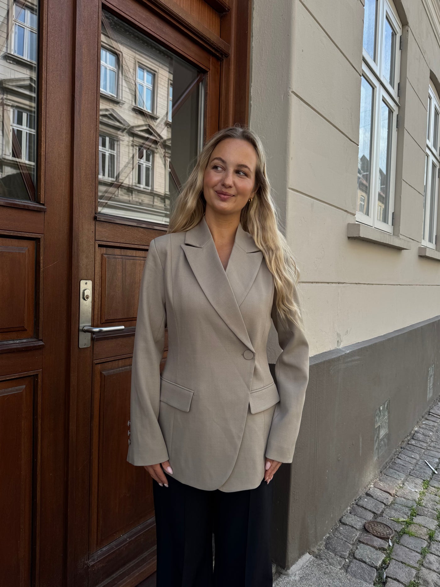 Naja blazer lysebrun FORUDBESTILLING