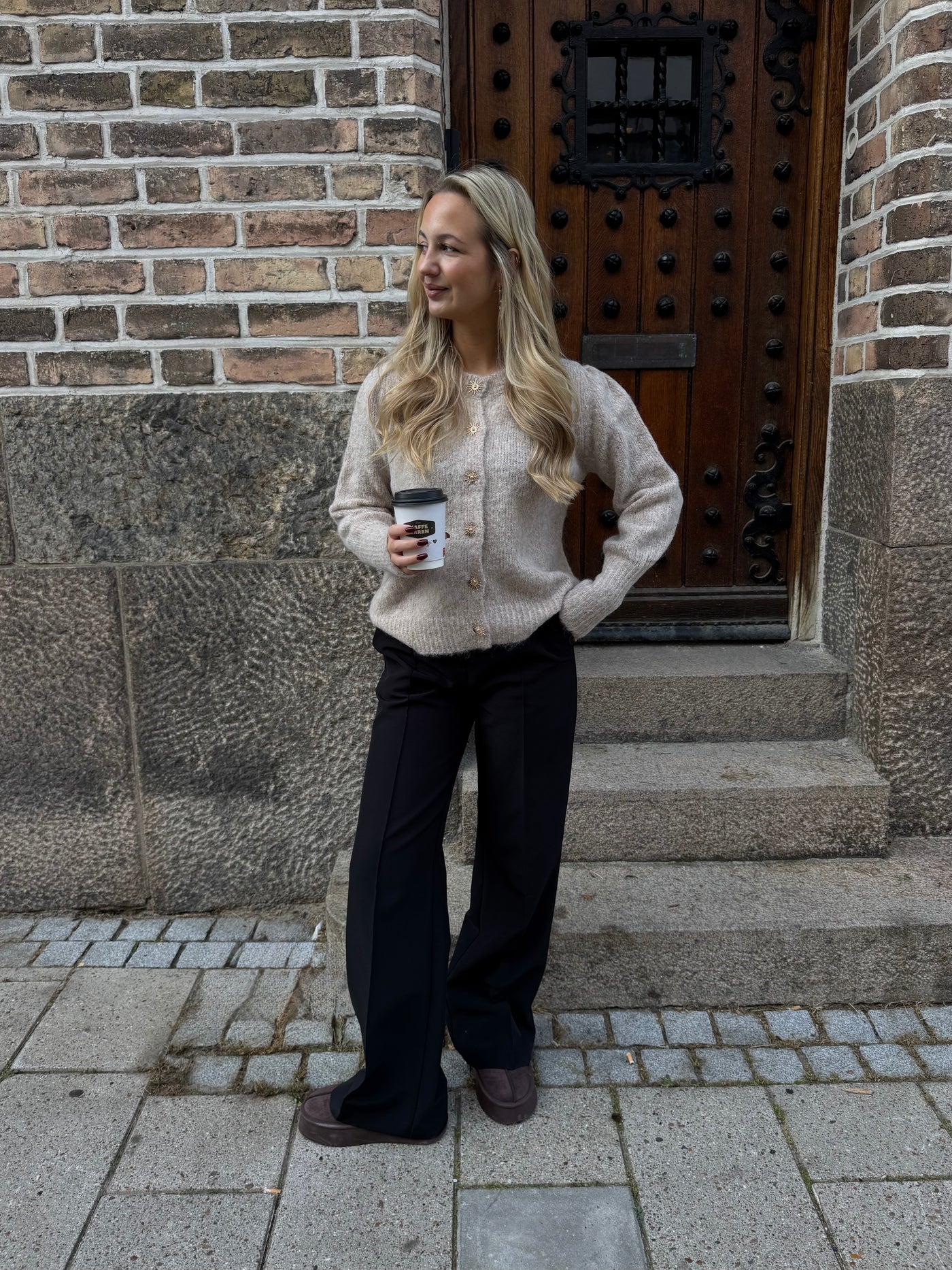 Hannah striktrøje lysebrun