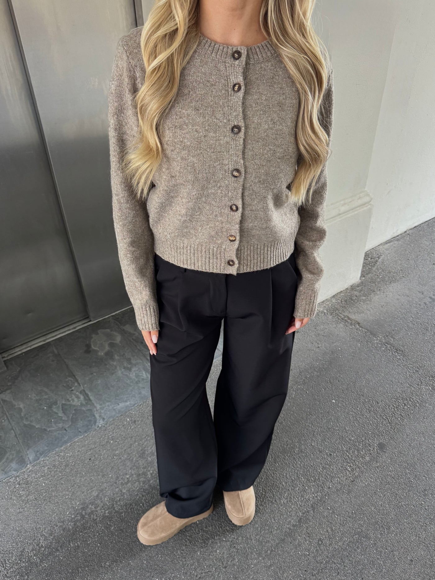 Sage cardigan brun