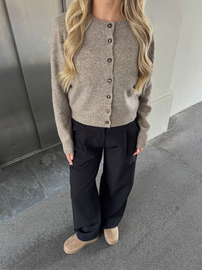 Sage cardigan brun