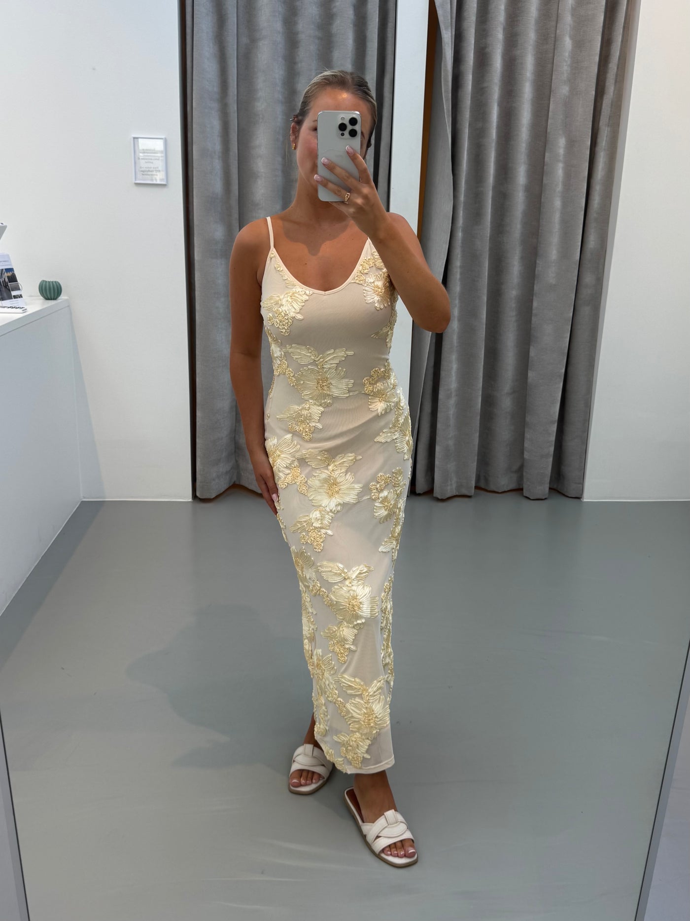 Sofia kjole pastelgul