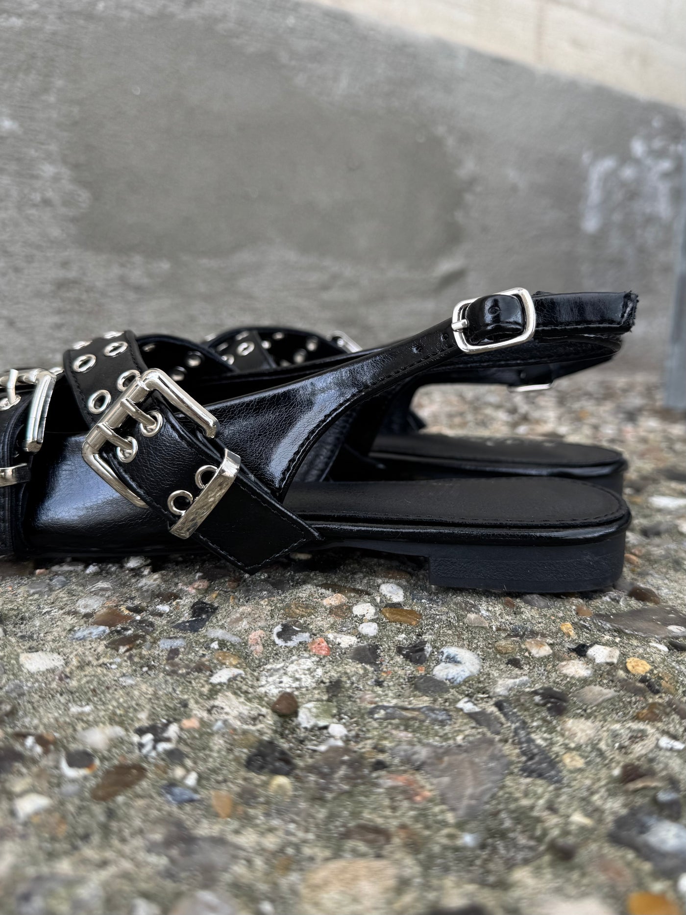 Signe sandaler sort
