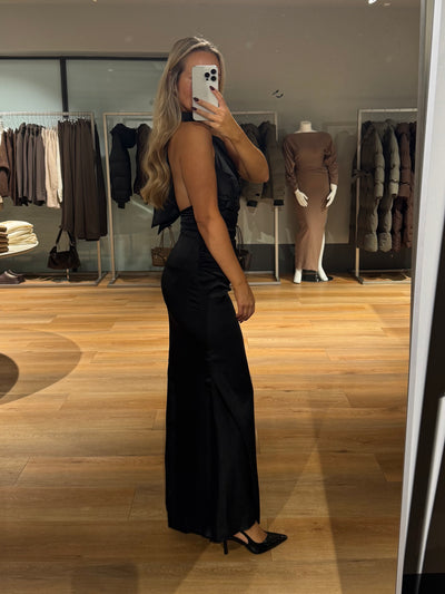 Stephanie kjole sort FORUDBESTILLING