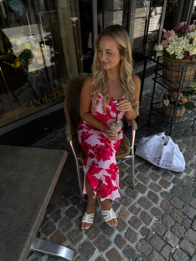 Naomi kjole lyserød