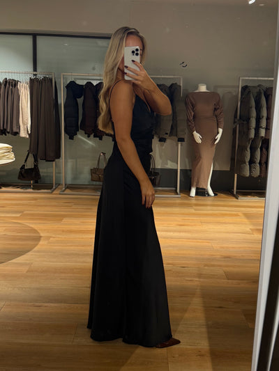 Tania kjole sort FORUDBESTILLING