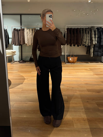 Malou bluse crew neck mørkebrun