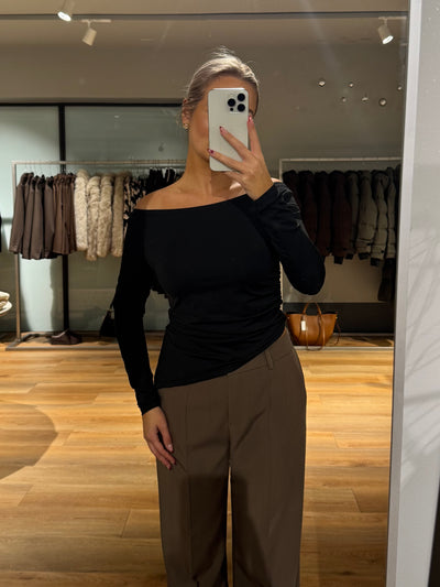 Malou bluse asymmetrisk sort