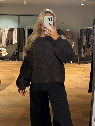 Helena striktrøje mørkebrun