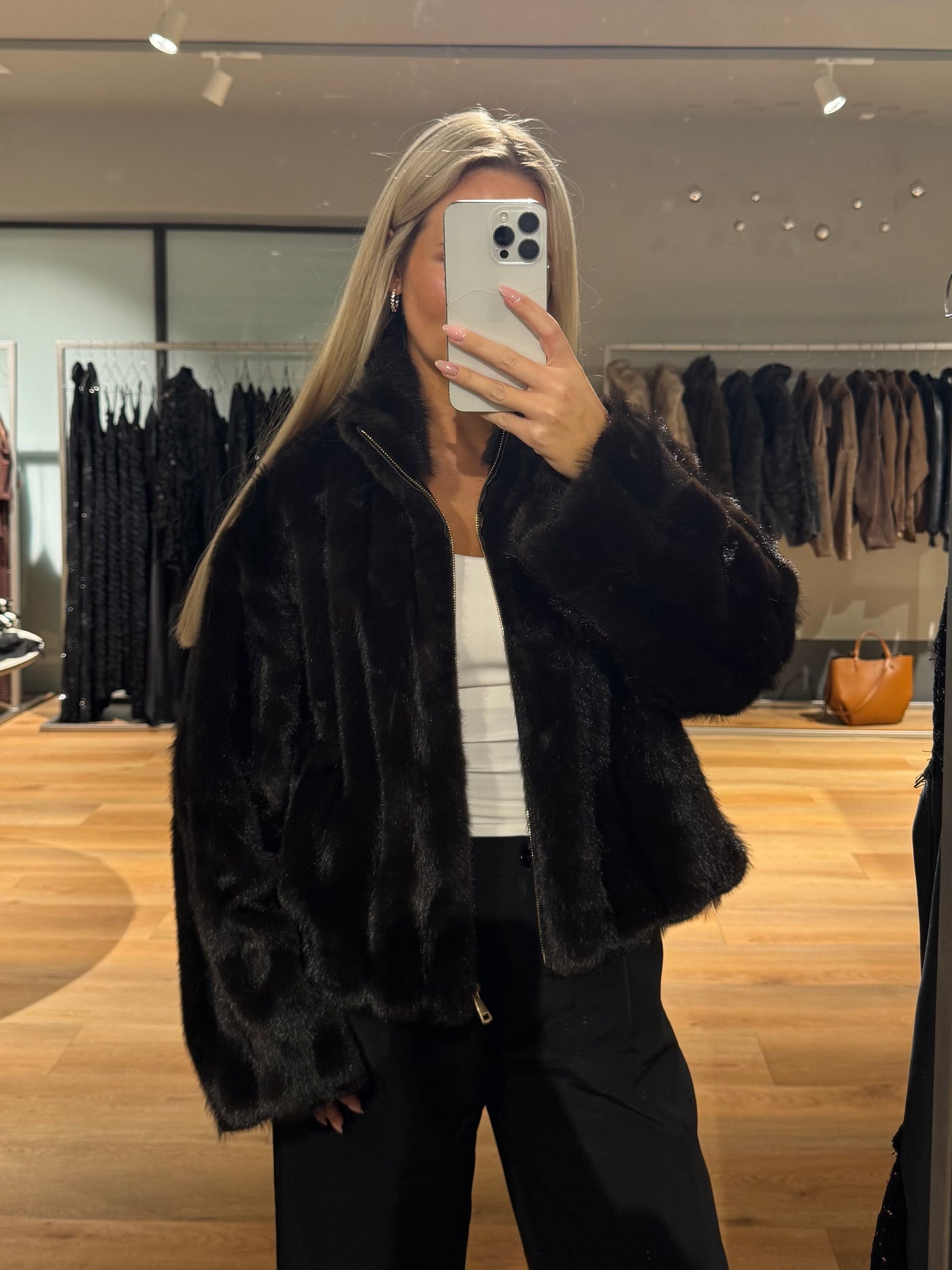 Vilma faux fur jakke mørkebrun