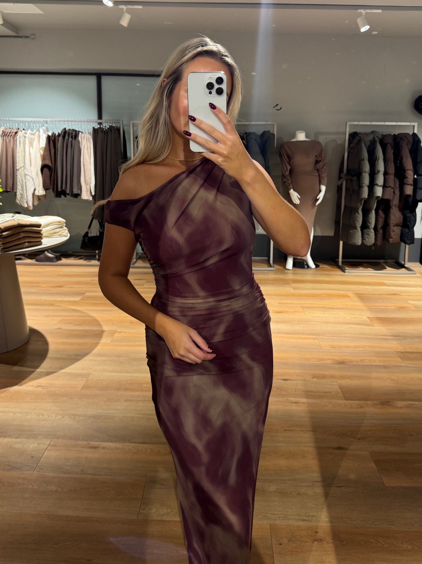 Selma kjole bordeaux FORUDBESTILLING
