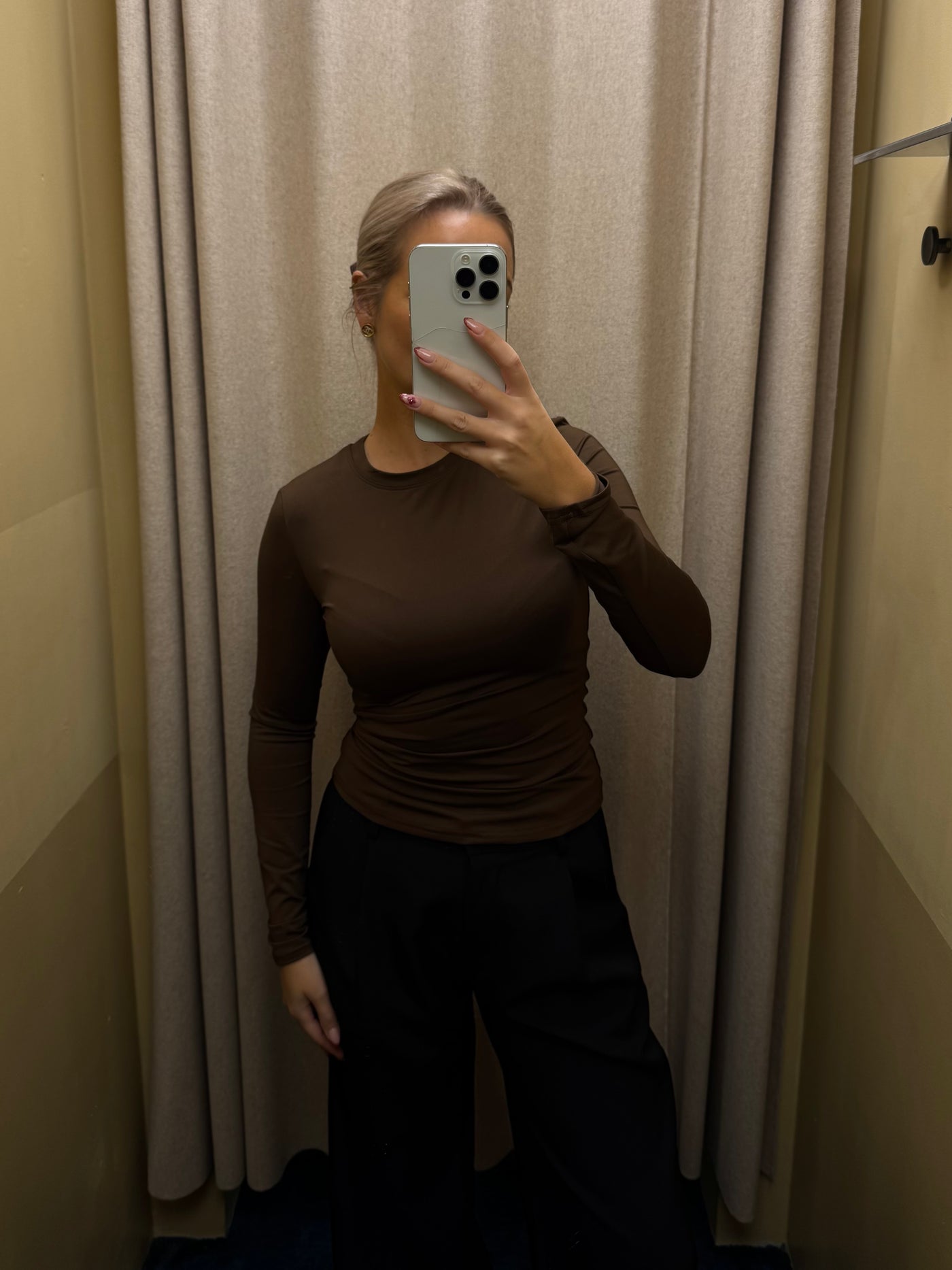 Malou bluse crew neck mørkebrun