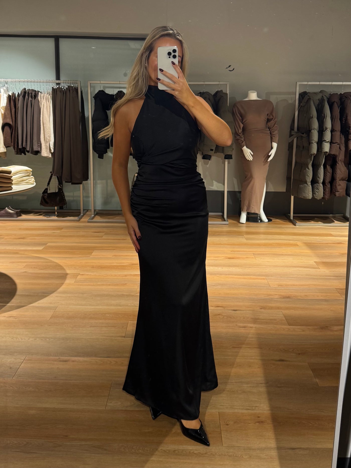 Stephanie kjole sort FORUDBESTILLING