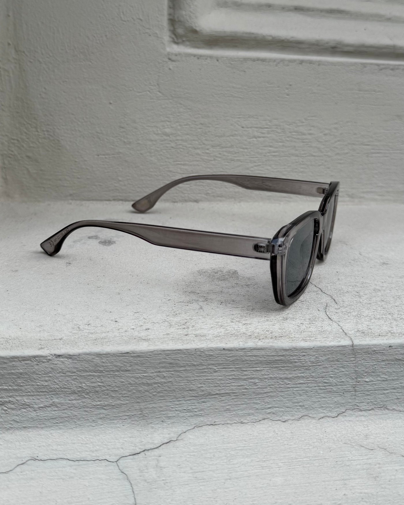 Lea solbriller grå