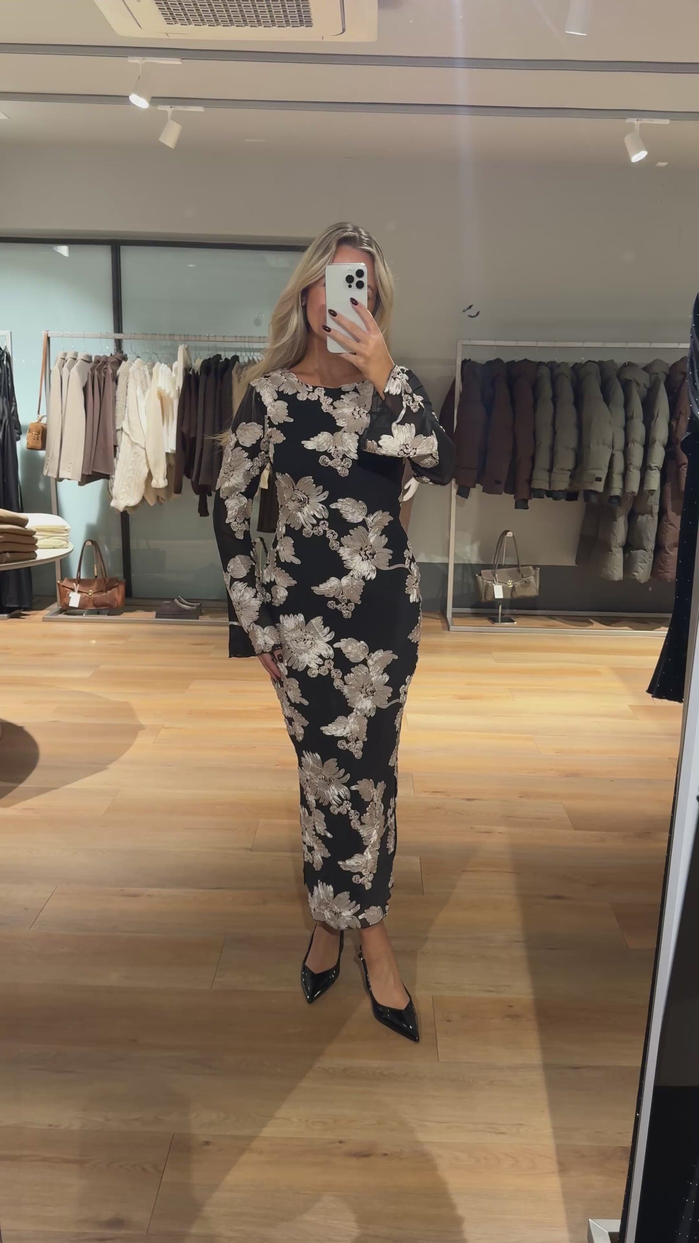 Bella kjole mønstret