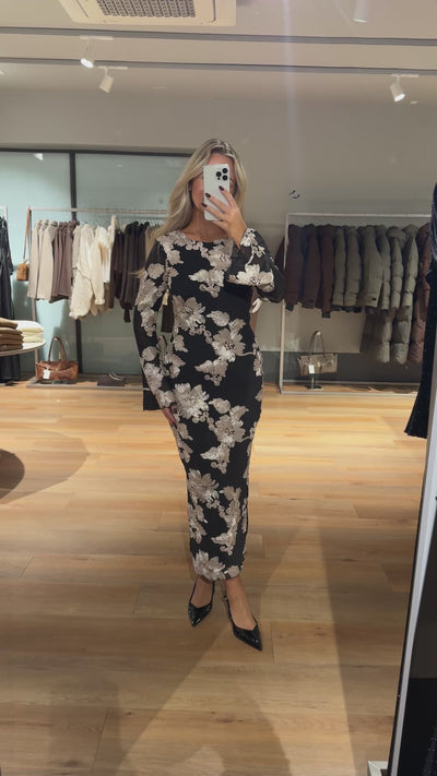 Bella kjole mønstret