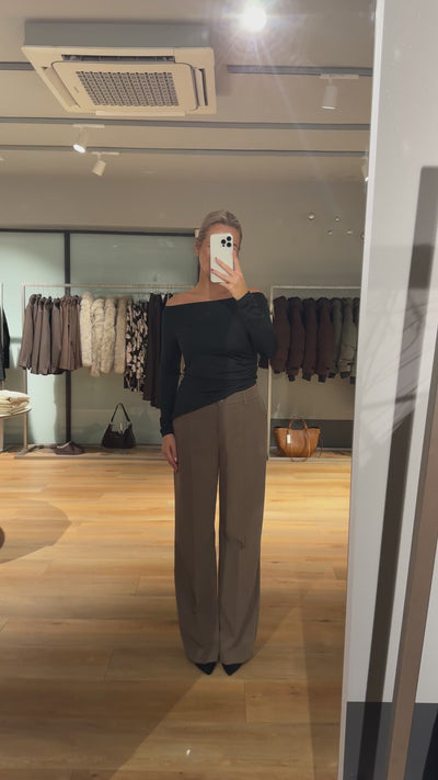 Malou bluse asymmetrisk sort