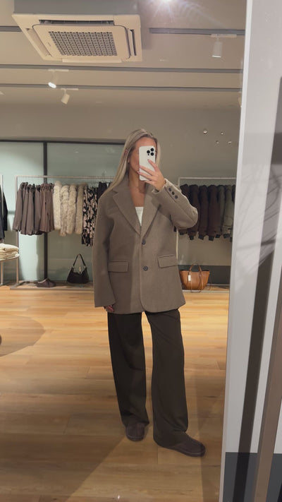 Macie trenchcoat lysebrun