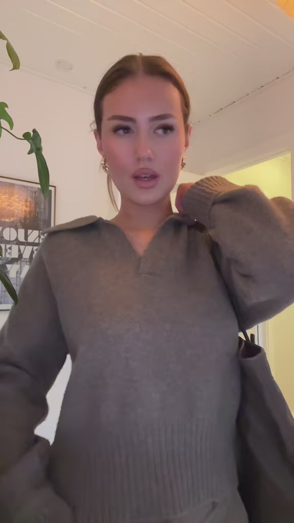 Elina striktrøje brun FORUDBESTILLING