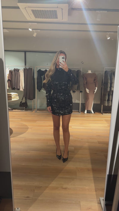 Valentina pallietkjole sort FORUDBESTILLING