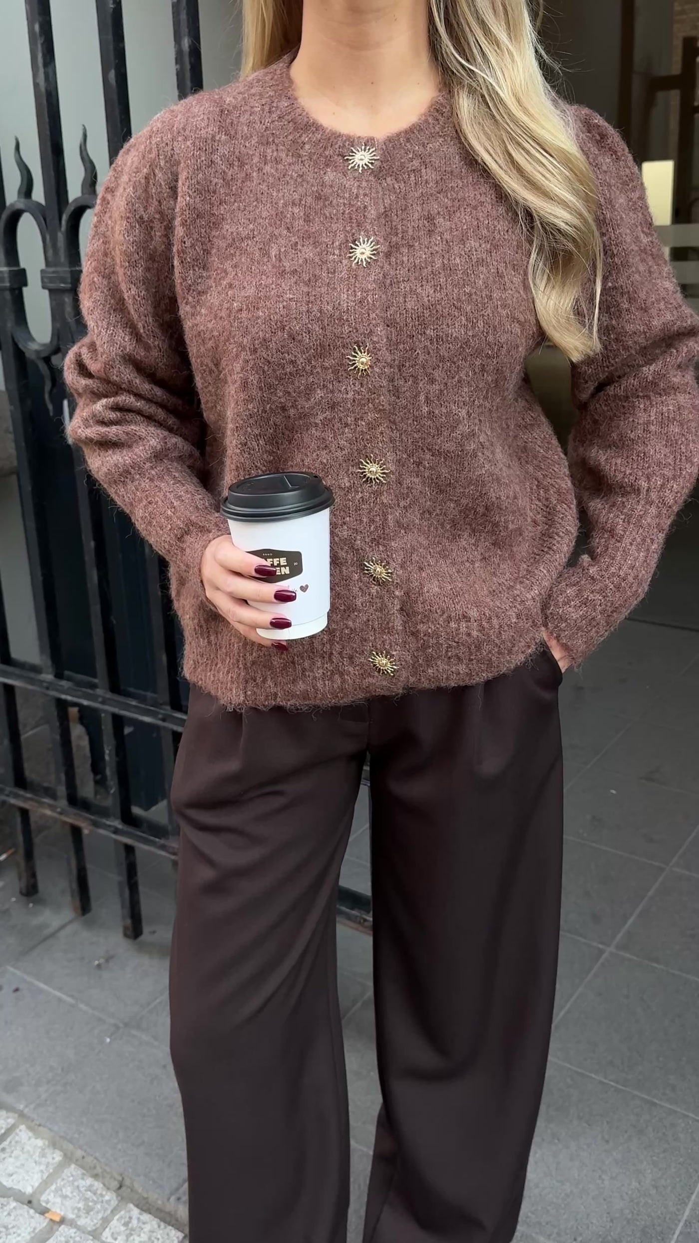 Hannah striktrøje brun
