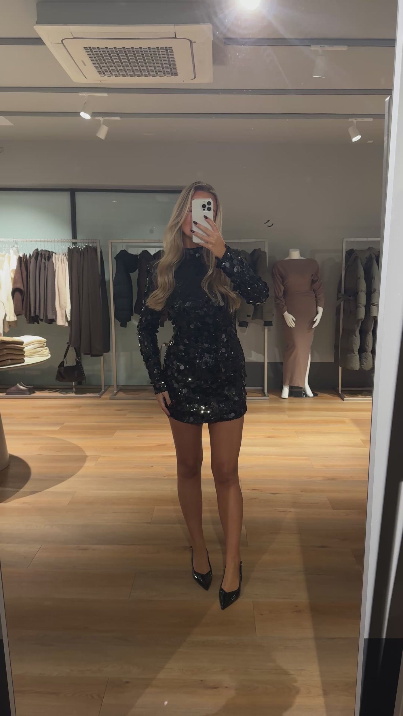 Valentina pallietkjole sort FORUDBESTILLING