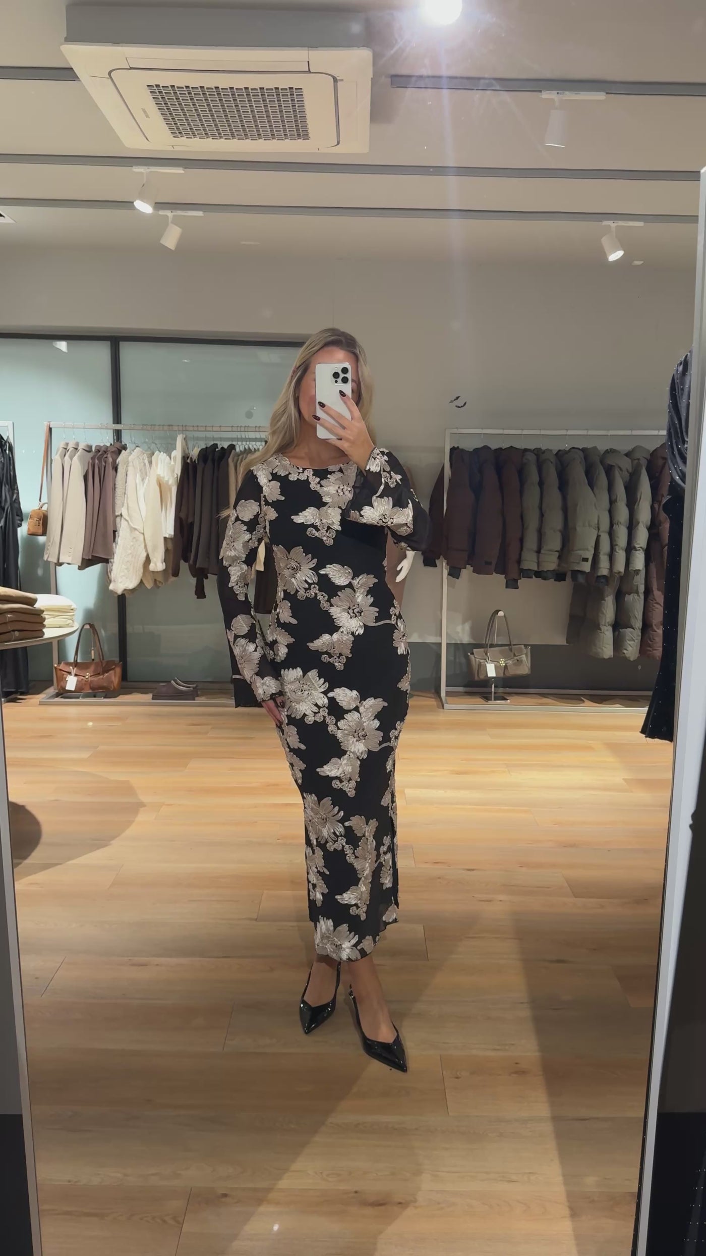 Bella kjole mønstret